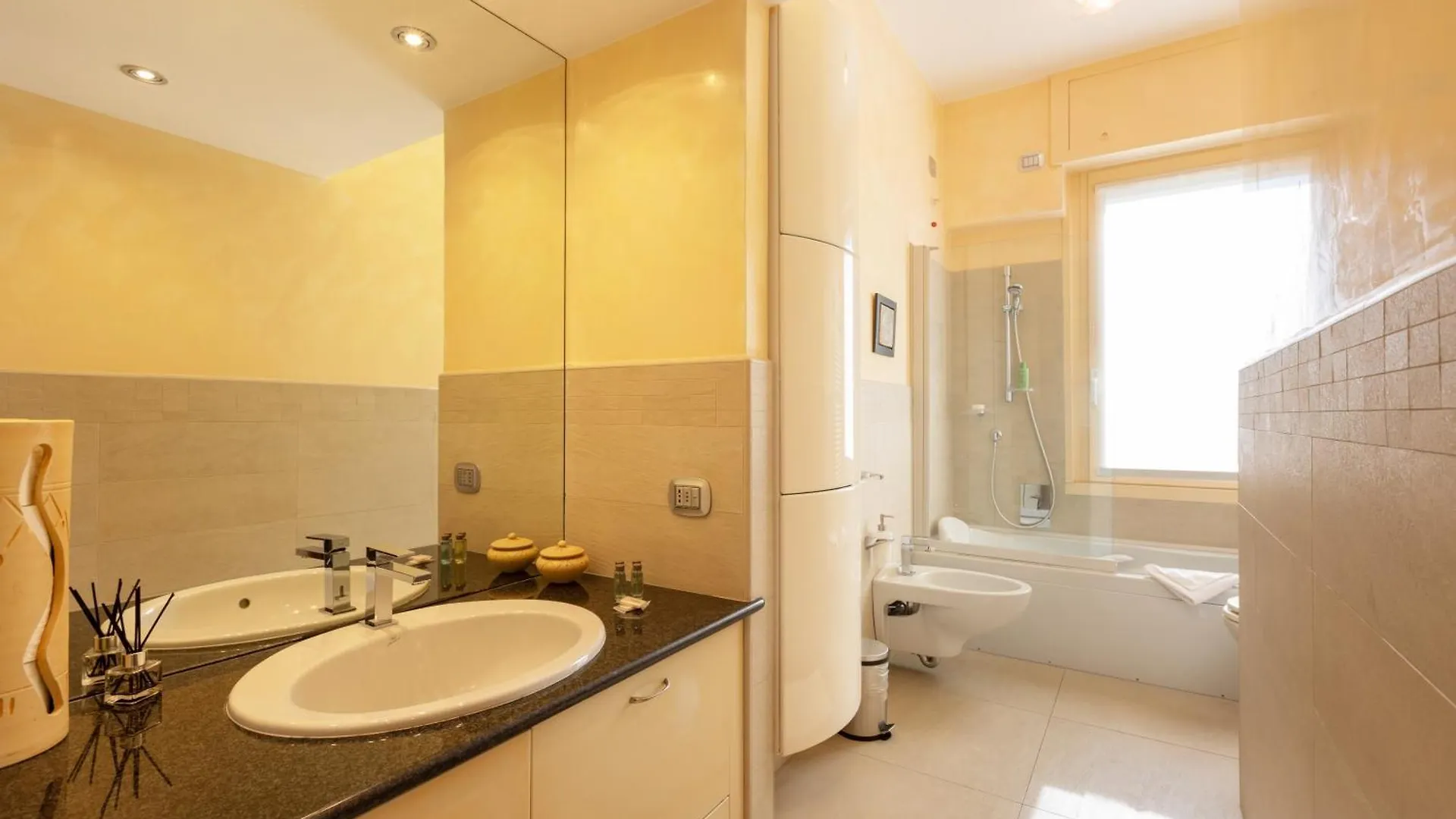 Wonderful 2Bedroom Flat Solari 7Th F - Mirable Pm Milán Apartmán
